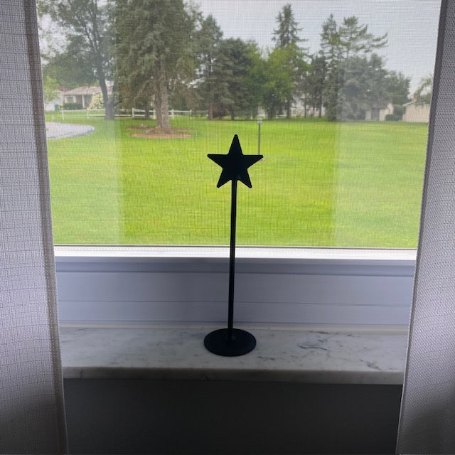 Primitive Iron Standing Star 10"