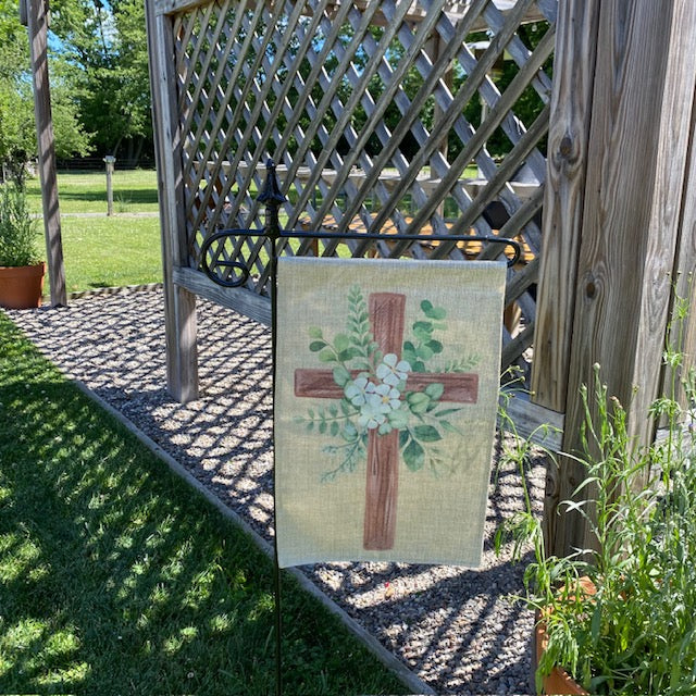 Wrought Iron Garden Flag Stand Finial Top with Closed Holder