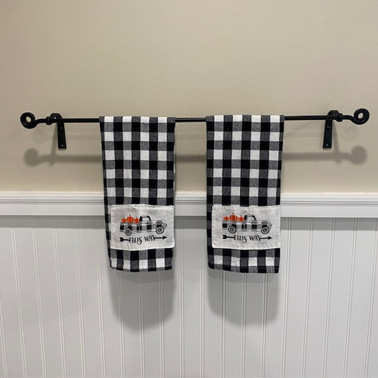 Primitive Wrought Iron Towel Rod with Scroll Design 28"
