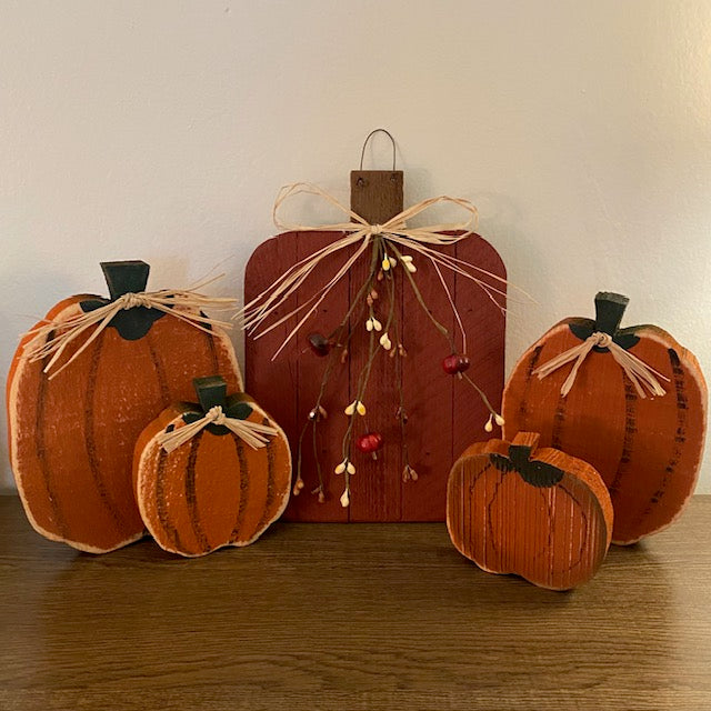 Primitive Pip Berry Wood Pumpkin