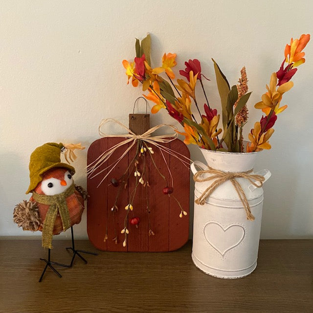 Primitive Pip Berry Wood Pumpkin