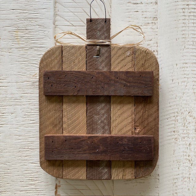 Primitive Pip Berry Wood Pumpkin