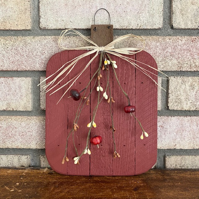 Primitive Pip Berry Wood Pumpkin