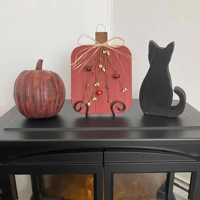 Primitive Pip Berry Wood Pumpkin